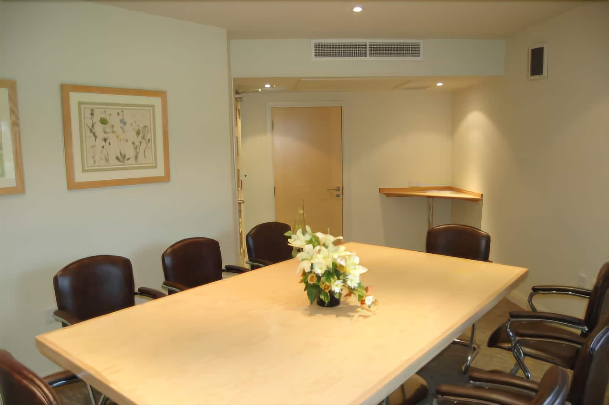 Kings Court Hotel Alcester Bagian luar foto