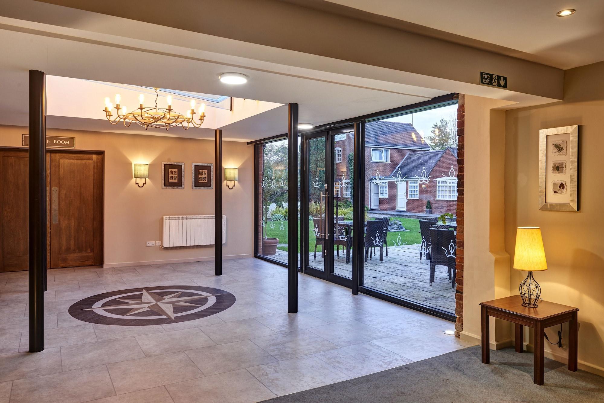 Kings Court Hotel Alcester Bagian luar foto