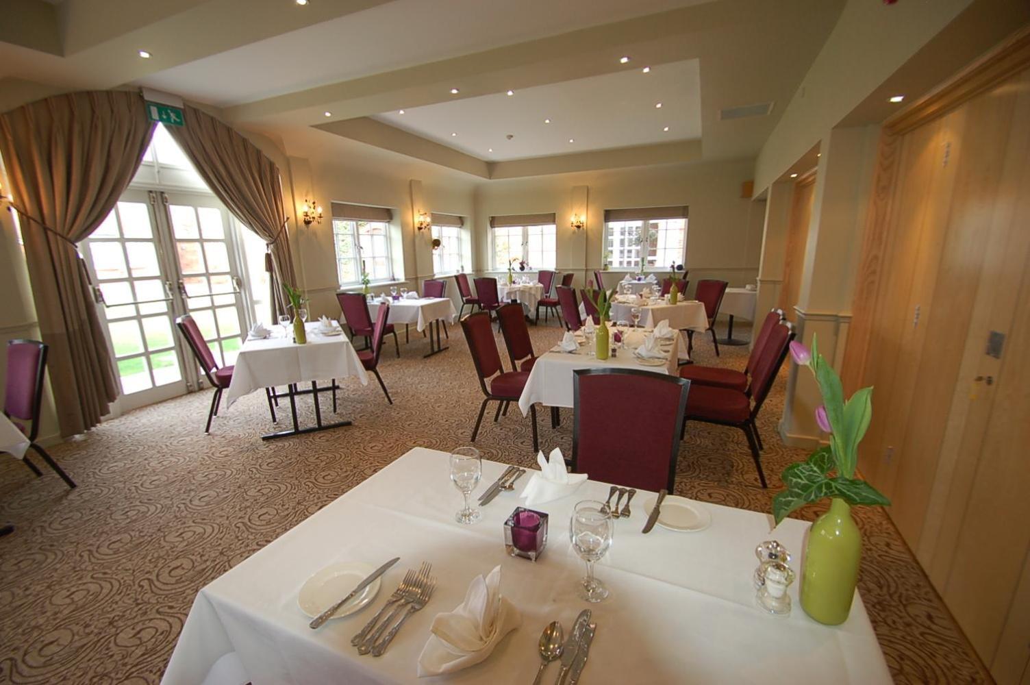 Kings Court Hotel Alcester Bagian luar foto