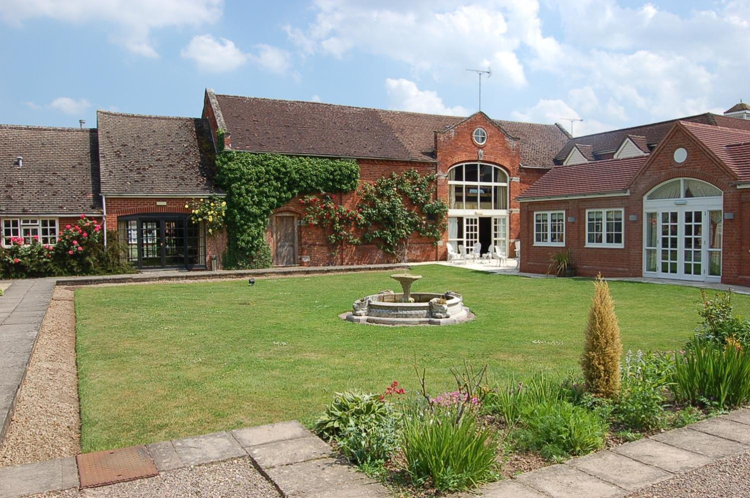 Kings Court Hotel Alcester Bagian luar foto