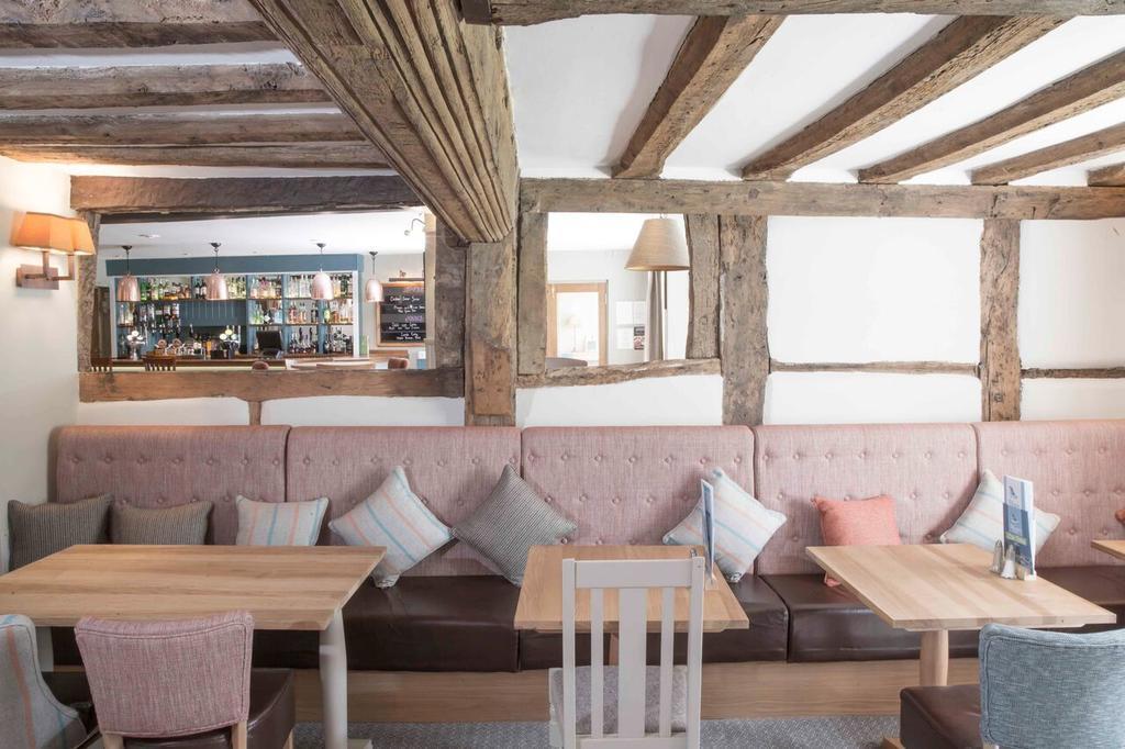 Kings Court Hotel Alcester Bagian luar foto
