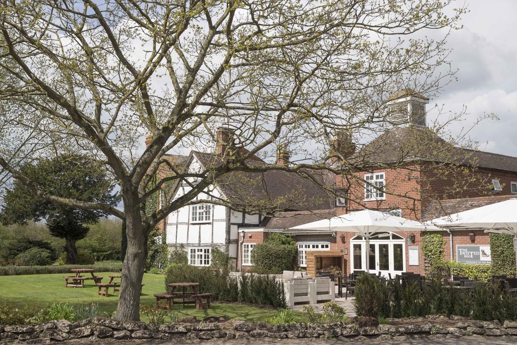 Kings Court Hotel Alcester Bagian luar foto